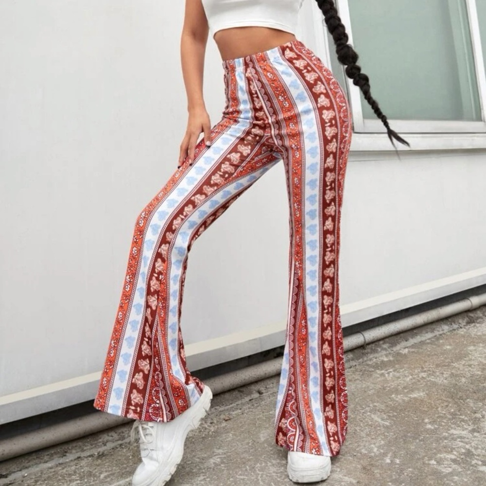 Floral print flared leg pants - size small BoHo stretch multicolor